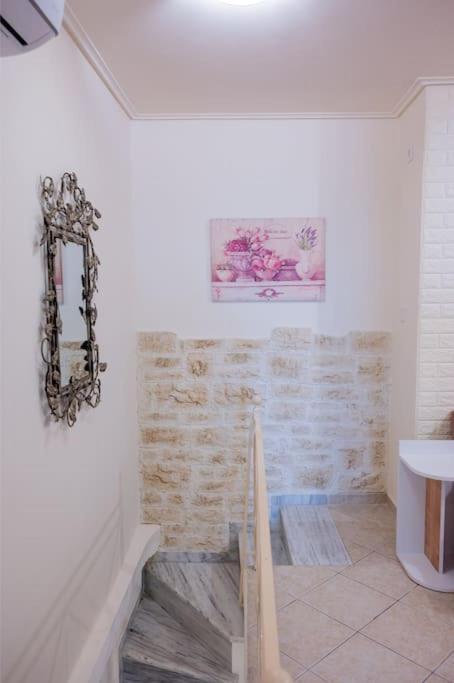 Angel House, House In Center Petralona Apartment *